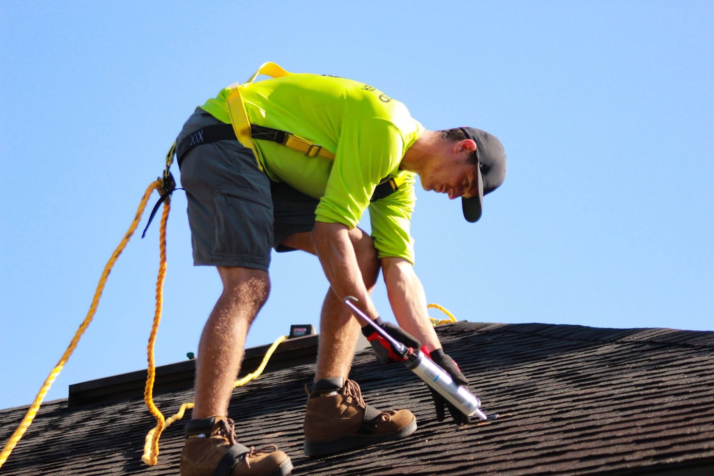 How to Choose the Right Roofing Contractor